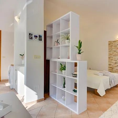 House Marija بولا