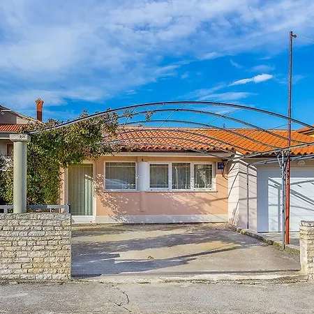 بيت للعطل House Marija