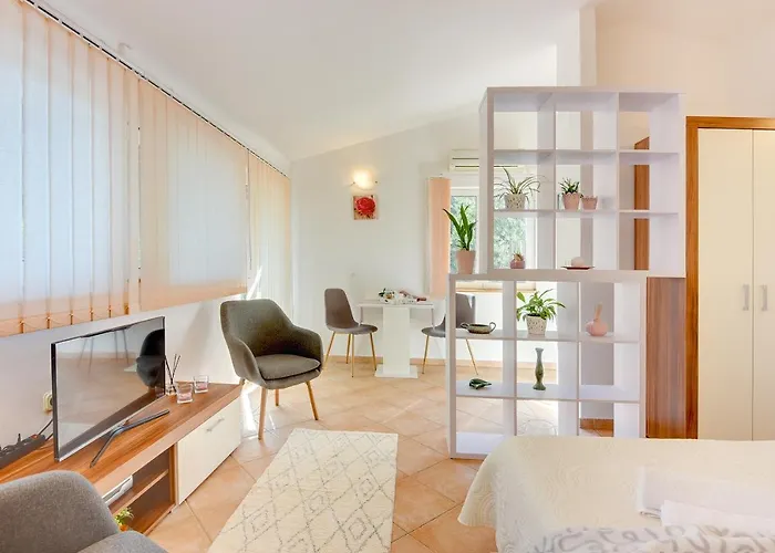 House Marija Πούλα